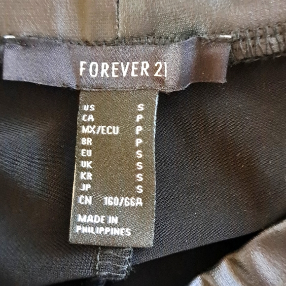 Forever21 Leather Look Leggings  S - Picture 5 of 7